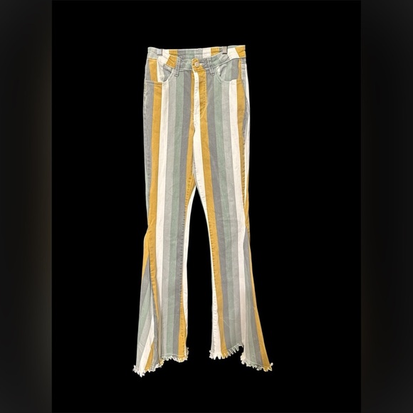 Saints & Hearts Bell Bottoms Flare Jeans - Picture 10 of 10
